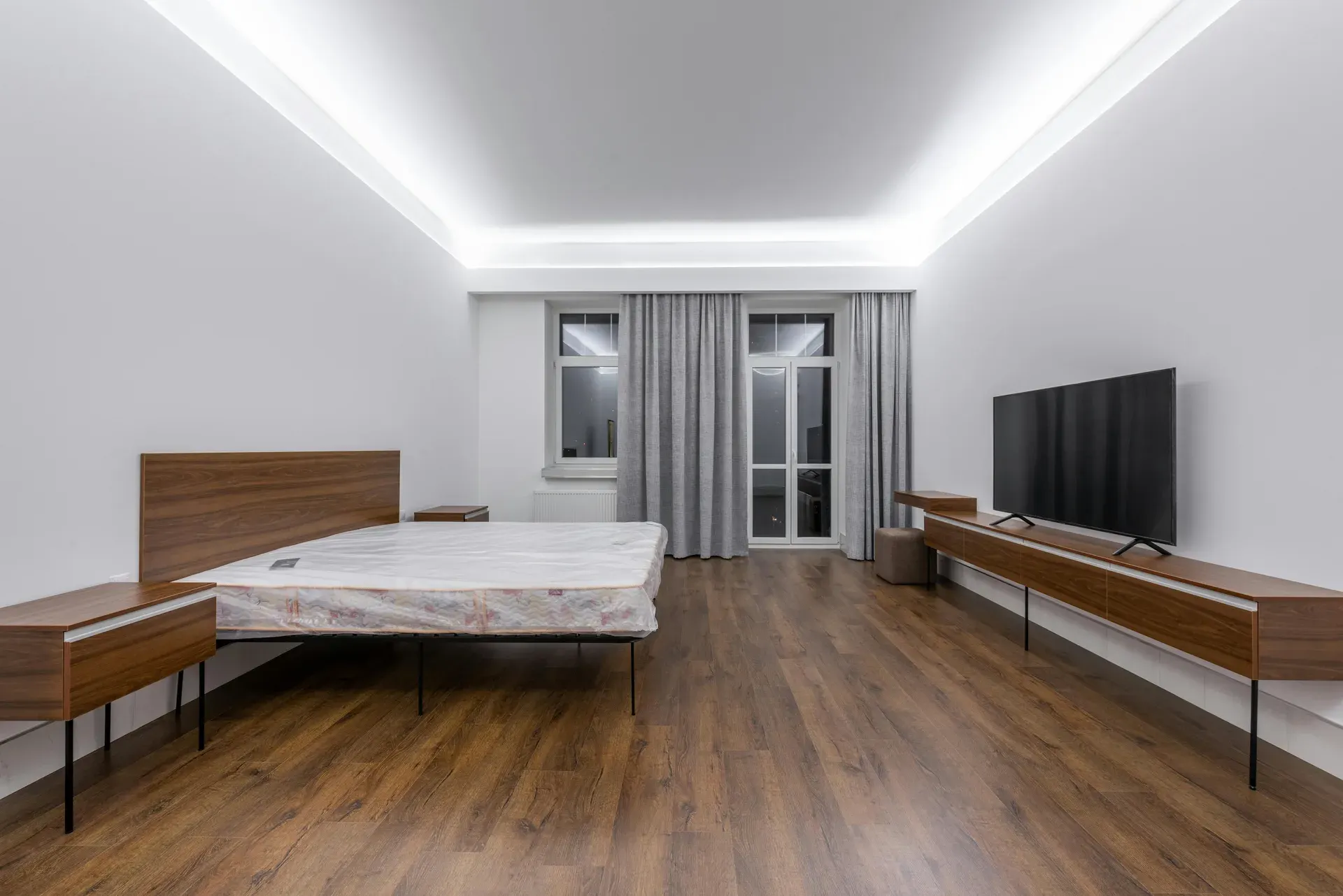 SPC vinyl plank flooring in a bedroom